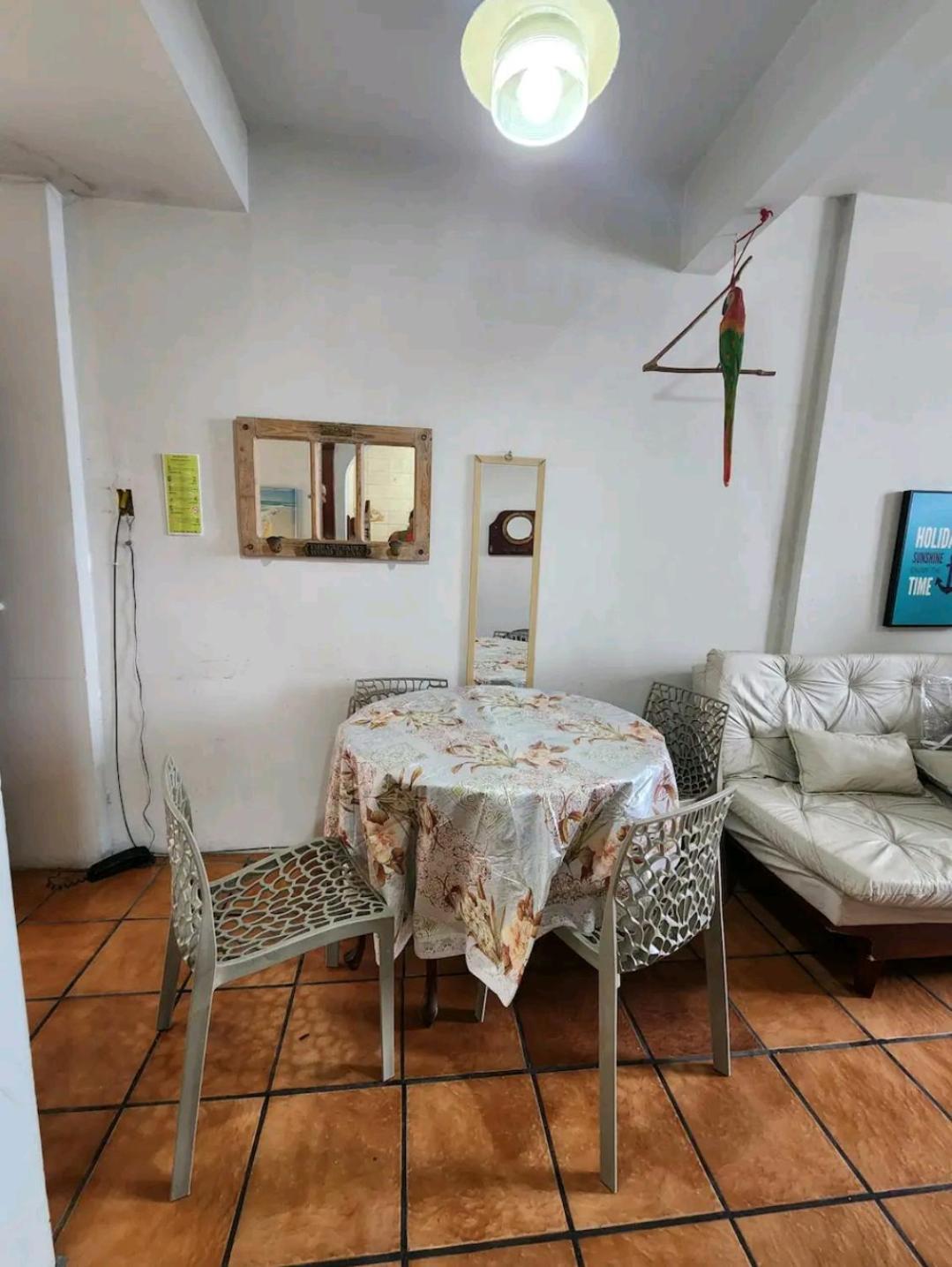 Em Kitnet Apartamento