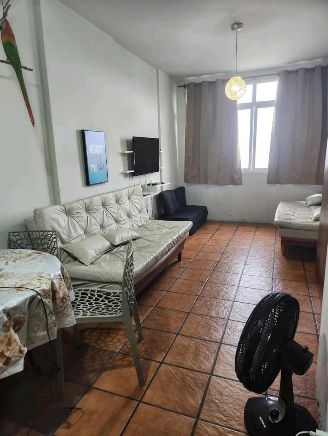 Em Kitnet Apartamento *